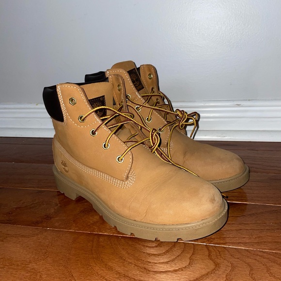 MINT CONDITION TIMBERLAND BOOTS - Picture 2 of 3
